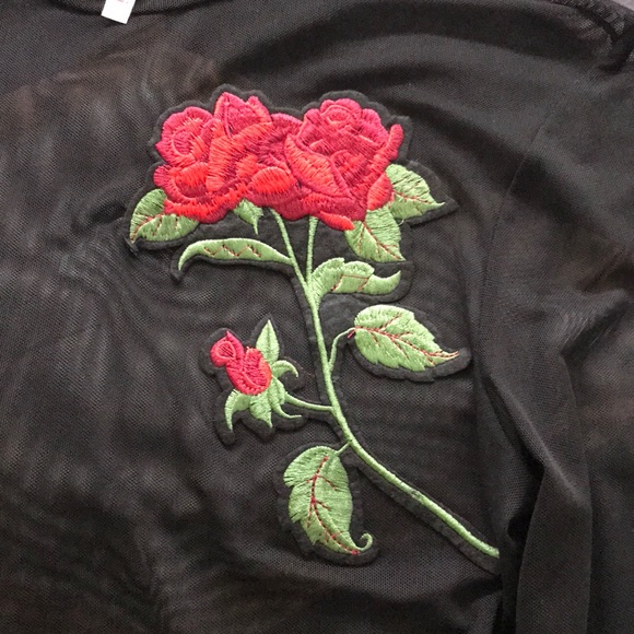 Mesh Roses Top - Picture 3 of 4